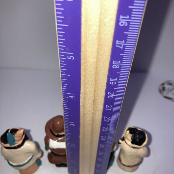 Vintage miniature Native American And Pilgrim couple resin  figurine - Picture 5 of 5